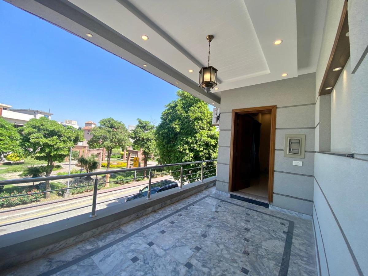 Luxury Guest House In Bahria Town Rawalpindi Exterior foto
